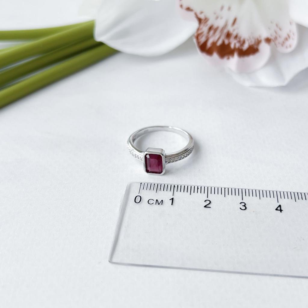 Серебряное кольцо с натуральным рубином 1.785ct, вес изделия 2,67 гр (2152958)