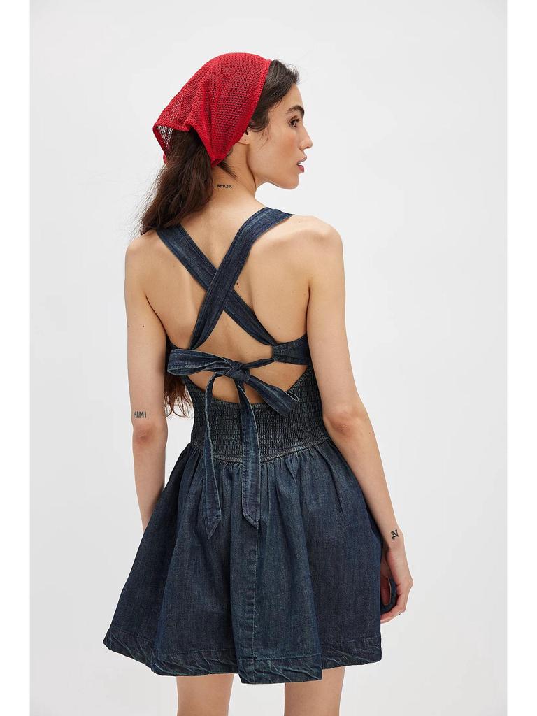 Европейское и американское женское летнее мини-платье из денима без спины 2025 года, облегающее, с высокой талией, однотонное.