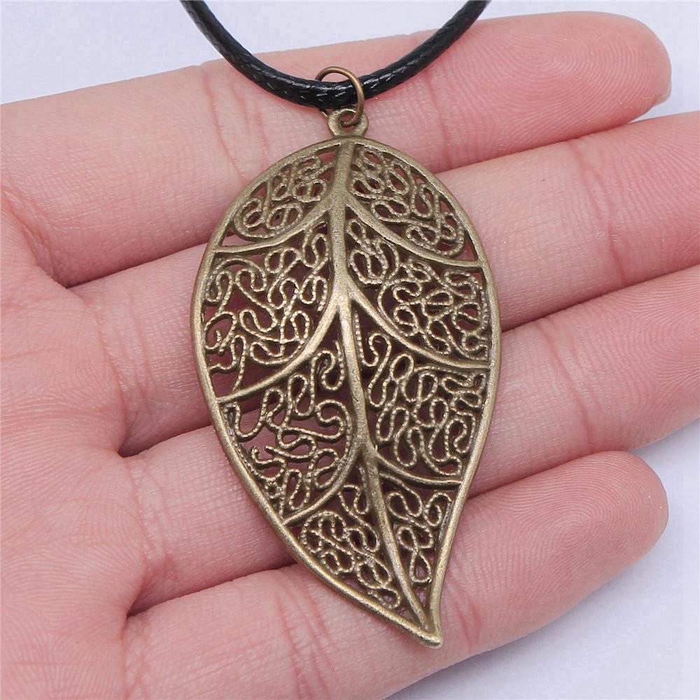 Креативное кожаное ожерелье-цепочка с металлическим кулоном в виде листа и цветка для женщин - Идеально для Дня святого Валентина