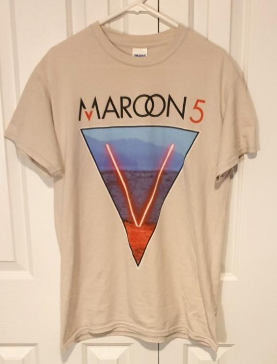 MAROON 5 #034V#034 World Tour 2015 Band Music Tee TShirt Colour Beige Size Medium. Unisex T-Shirt