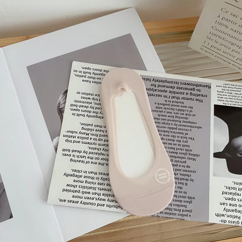 Ice Silk Women's Non-Slip No Show Boat Socks - Thin Summer Cotton Sole, Low Cut & Invisible