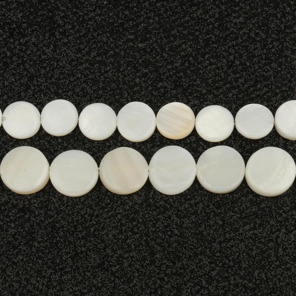 Натуральные пресноводные белые бусины из ракушек Бабочка Цветы Сердце Звезда Плоские круглые бусины из ракушек для изготовления ювелирных изделий DIY Браслеты из бисера для женщин