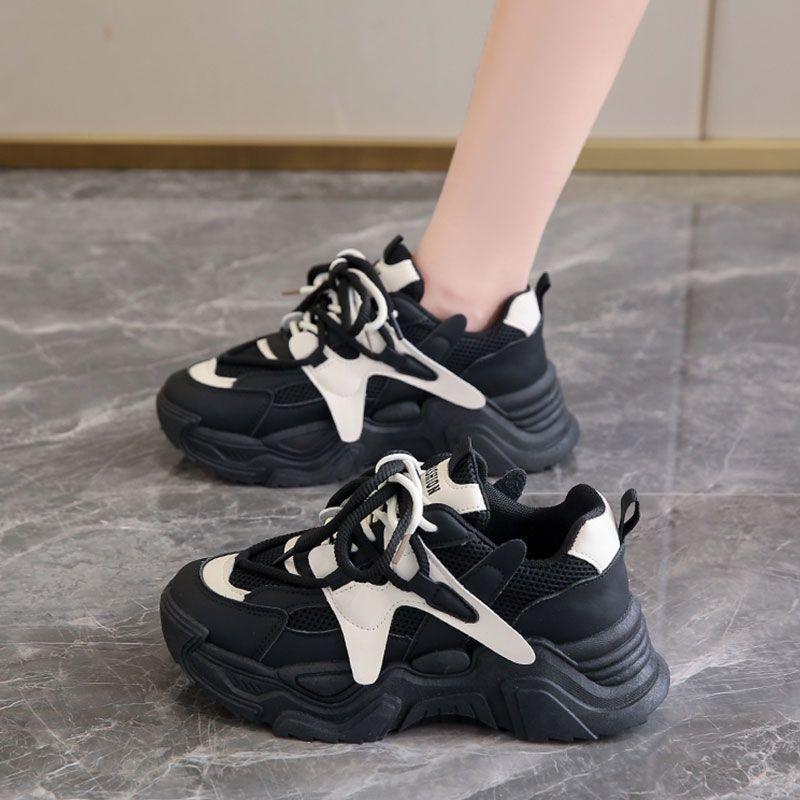 Дышащие кроссовки из двойной сетки, женские, весенние новинки, на среднем каблуке, нескользящая мягкая подошва, для широкой стопы, на толстой подошве, повседневная спортивная обувь