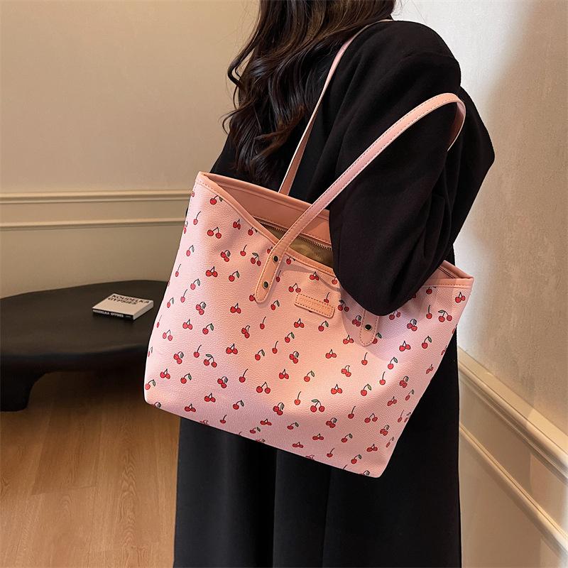 Cute and Sweet Cherry Print Tote Bag Niche Fashion Large Capacity Versatile Shoulder Bag For Women Travel Handbag Purse CLE