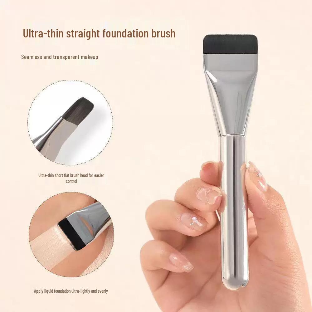 Кисть с плоской головкой без разводов для гладкого нанесения тональной основы и консилера