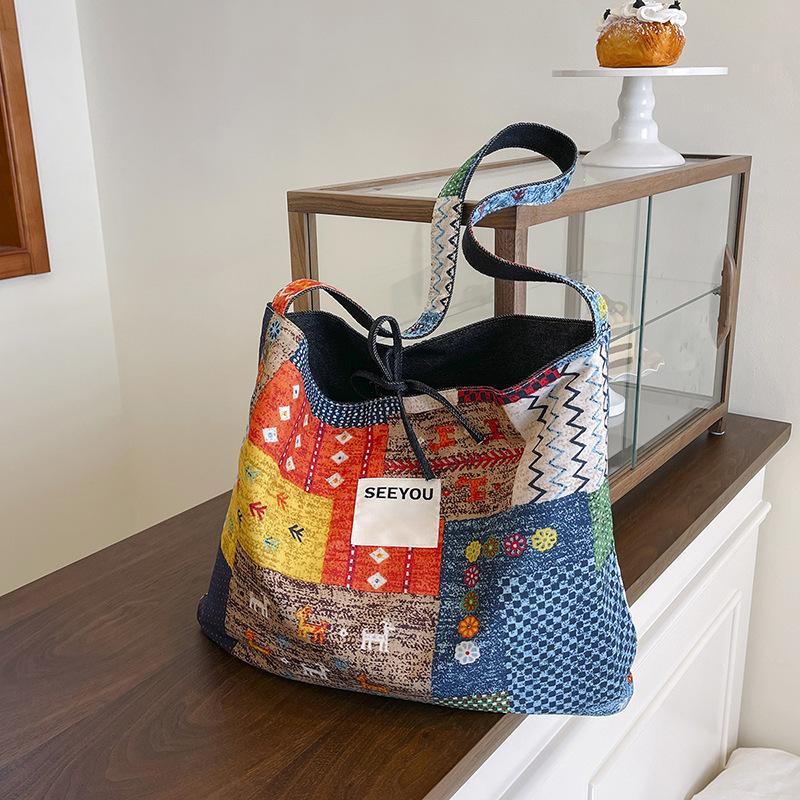 Весна и лето Новинка Ретро Этнический Стиль Цветочный Пэчворк Сумка Через Плечо Сумка Из Холщатки В Стиле Бохо Многоцелевая Женская Сумка