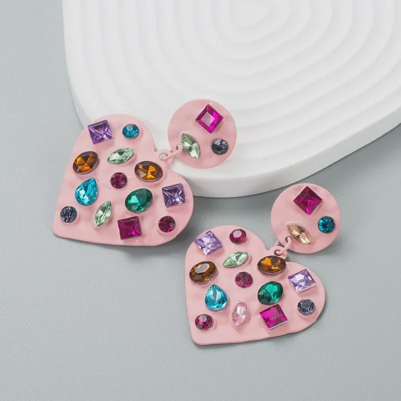 Серьги из сплава в форме сердца с цветными стразами: Модный и уникальный стиль