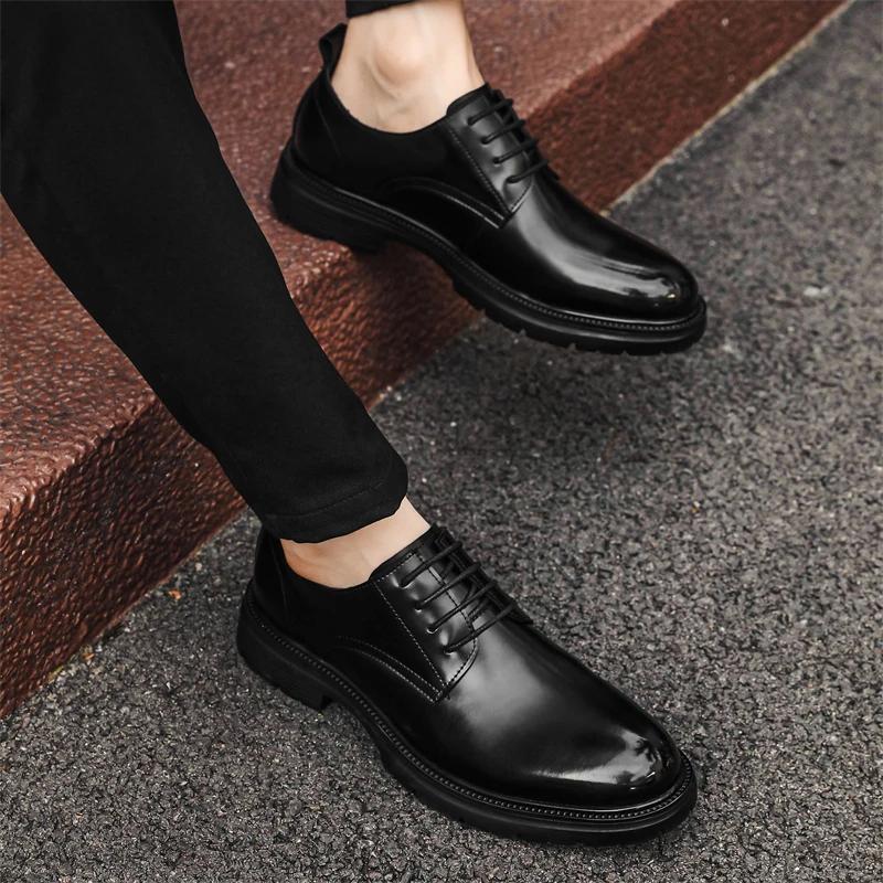 Кожаные мужские туфли на шнуровке оксфорды Дерби Притинг Костюмы Zapatos De Vestir Para Hombre Роскошные офисные деловые мужские туфли