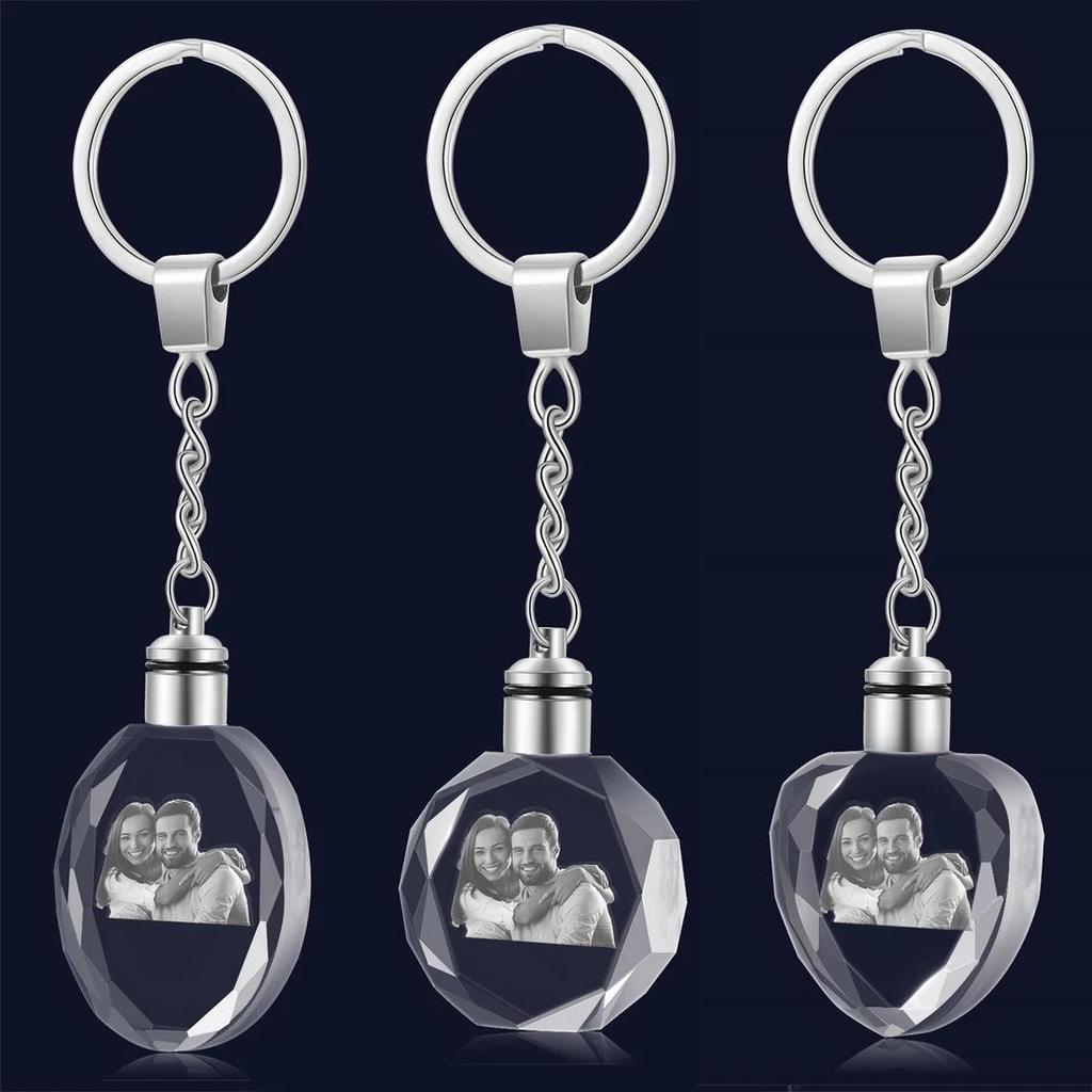 «Сувенирный брелок с логотипом автомобиля из кристалла — креативный рекламный подарок»