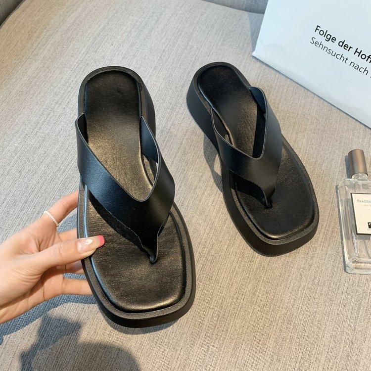 Женские тапочки 2024 года, летние модные тапочки на платформе, пляжная обувь на мягкой подошве, роскошные, удобные, дизайнерские шлепанцы, женские шлепанцы