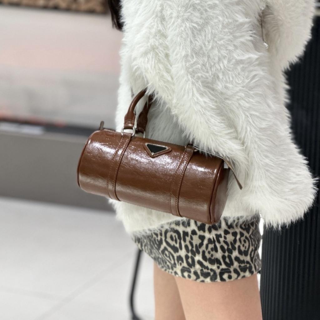 Кожаная сумка Новая сумка-подушка Перевернутый треугольный плиссированный цилиндр Сумка женская через плечо на одном плече Повседневная сумка для通勤