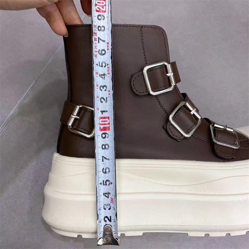 Женские мотоботы в европейском стиле из натуральной кожи с толстой подошвой и пряжкой, увеличивающие рост