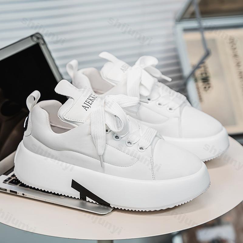 Мода 2025 Осень Нишевая мода Повседневная обувь на толстой подошве для мужчин Модный тренд Низкий верх Удобные Универсальные Кроссовки на шнуровке на платформе