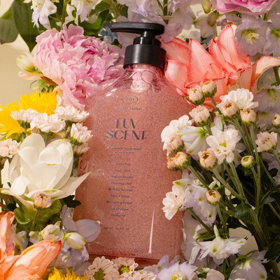 LUV SCENT Скраб-гель для умывания 500 мл (Выберите 1 из 3 вкусов) (Белый тюльпан/Малина-Ваниль/Кедровое дерево)