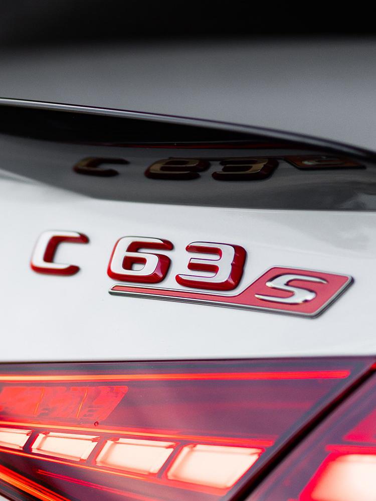 Подходит для Mercedes Benz задняя наклейка с буквами серебристо-красная версия C63S GT63S S63LGLE53 SL63S модификация W205 W206 C190 X290