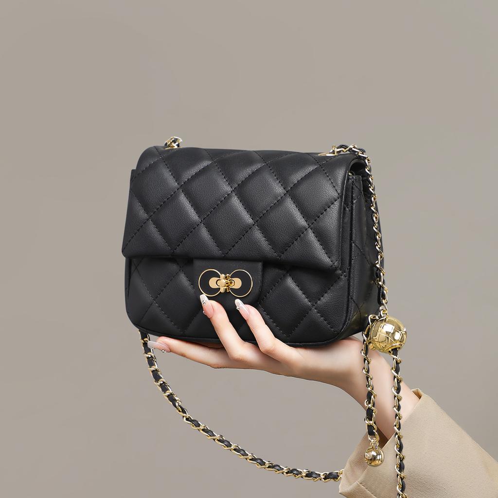New Autumn and Winter Small Fragrance Style Crossbody Bag Diamond Chain Bag Fashionable and Versatile Shoulder Bag Commuting Small Square Bag