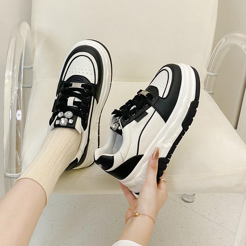 Spring New Board Shoes Niche Autumn and Winter Platform Leather Little White Shoes Casual Breathable Women's Shoes Versatile Sports Heightening Shoes