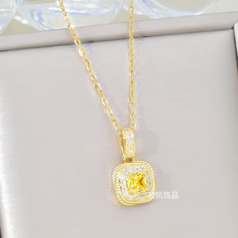 Легкая Роскошь Маленькое Ожерелье Кубик Сахара Женское Простое Высококлассное Универсальное Темпераментное Бриллиантовое Подвеска