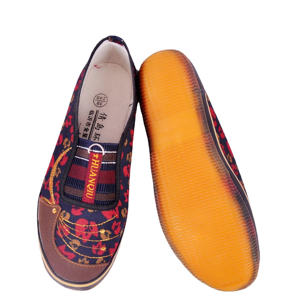 25 Spring and Autumn Old Beijing Cloth Shoes for Women, Middle-aged and Elderly Mother Shoes, Wear-resistant and Non-slip Beef Tendon Sole Work Shoes