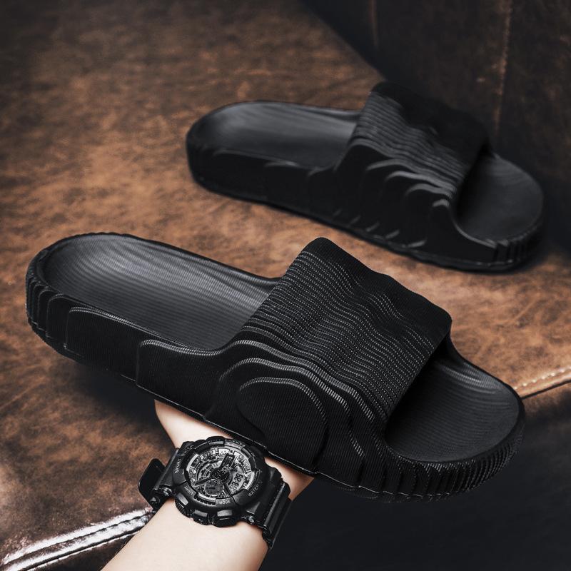 Наступая на дерьмовые тапочки летняя одежда односложное бремя Канье резиновые и пластиковые сандалии для дома из ЭВА пара домашних кокосовых тапочек