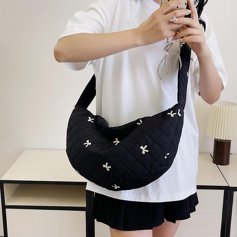 2024 летняя новая нишевая вышитая нить с ромбом большая вместимость модная простая сумка через плечо с пельменями