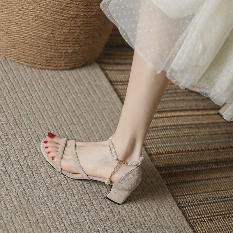 Французские жемчужные сандалии женские летние на низком каблуке 2025 новые с юбкой в сказочном стиле туфли для подружки невесты большого размера на толстом каблуке на высоком каблуке