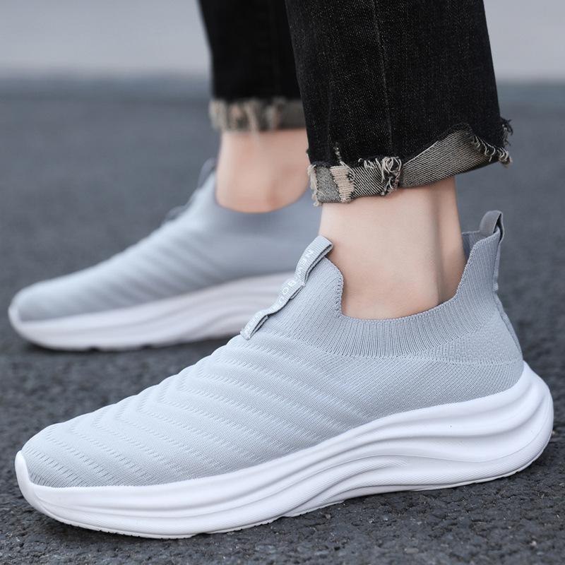 Spring and summer new men's and women's casual shoes breathable mesh running shoes flying woven socks couple sports casual shoes