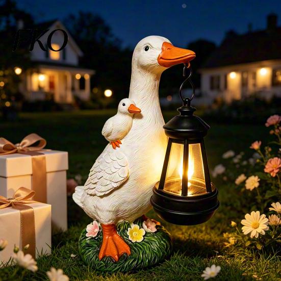 Resin Duck Statue with Flowers Garden Solar Lantern, Cute Mom And Baby Sculpture Outdoor Decor Lamp, Waterproof Light for Yard Lawn Patio