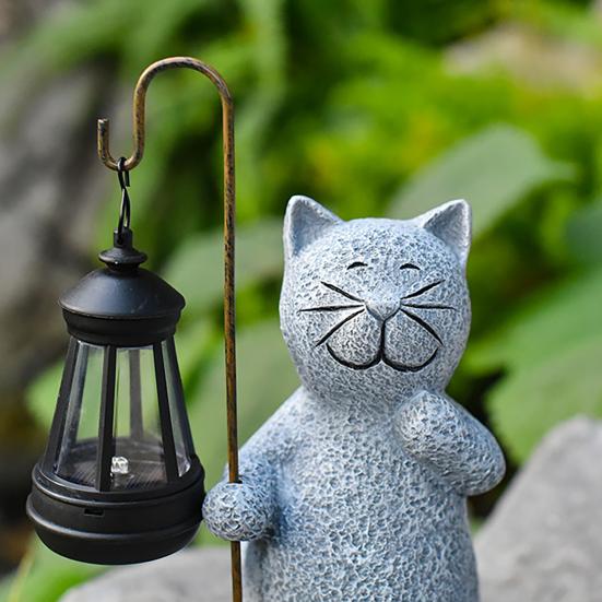 Световая статуэтка кошки Yousheng на солнечной батарее, садовая фигурка котенка с фонарем, водонепроницаемая наружная статуэтка котенка из смолы, солнечный светильник для двора, патио, газона