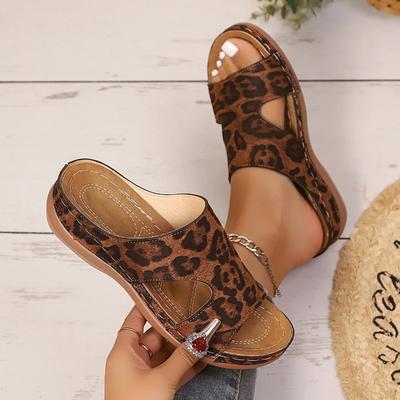Модная женская обувь 2025 Леопардовые тапочки Женская мода Уличная повседневная летняя Большого размера Открытый носок Лаконичные сандалии на платформе и танкетке