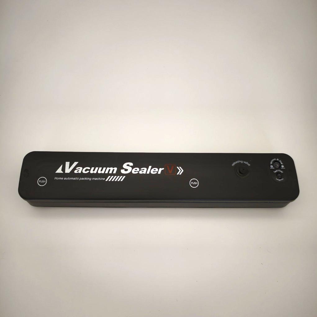 Автоматическая небольшая бытовая машина для запечатывания пищевых продуктов, предназначенная для консервирования приготовленных продуктов с использованием технологии компрессионной пластиковой герметизации.