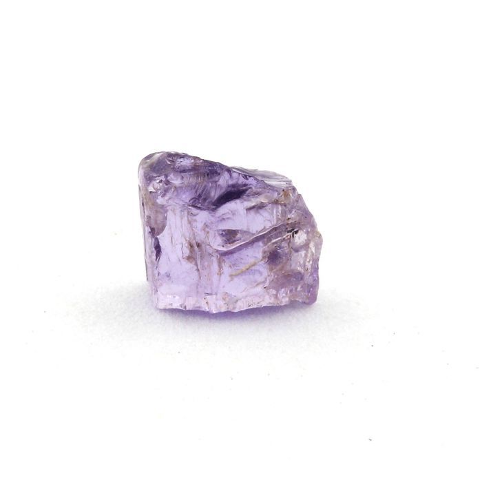Pierres et Minéraux. Scapolite. 2.17 ct. Mpwapwa District, Dodoma Region, Tanzanie.