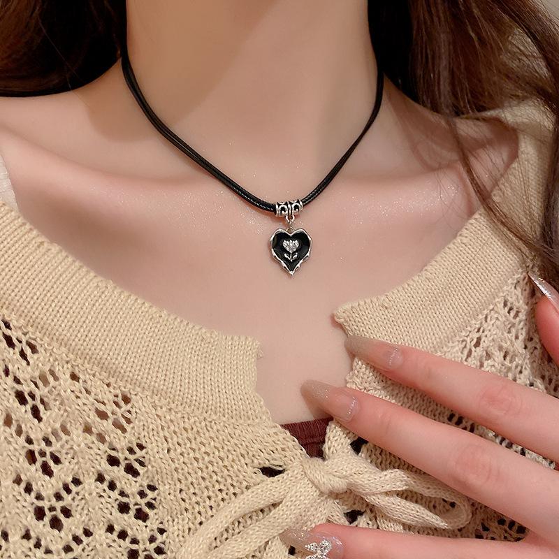 Love Heart Rivet Punk Choker Necklace - Y2K Subculture Clavicle Chain