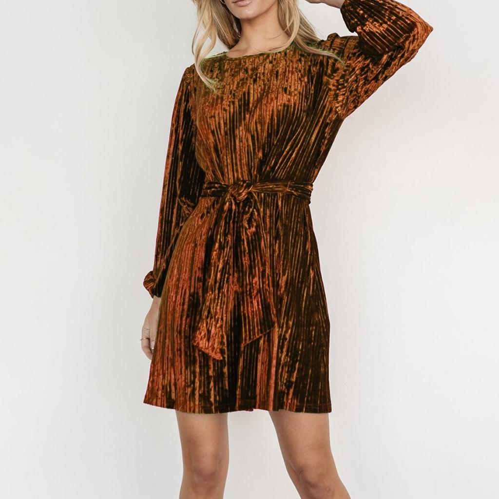 Solid Color Loose Knee Length Women's Commuting Velvet Round Neck Long Sleeved Dress