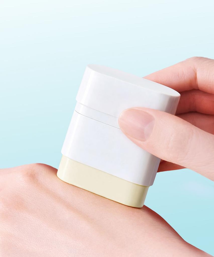 Солнцезащитный стик с мадекассосидом Airy Fit (SPF 50+) 10 г, 1 шт.