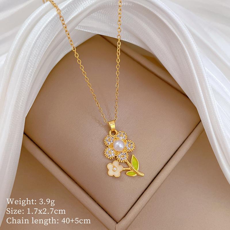 Copper Micro-Inlaid Love Light Luxury Temperament Gorgeous Full Diamond Necklace Female Versatile Collarbone Chain Titanium Steel