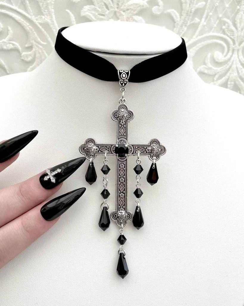 Gothic Vampire Cross Necklace With Alloy Pendant For Women Fashion Accessory