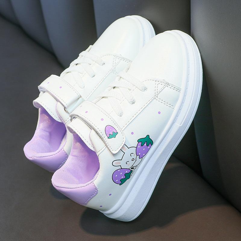 Детская обувь Спортивная обувь с рисунком клубники для девочек 2024 года, детская модная белая обувь, корейские дышащие повседневные кроссовки из искусственной кожи