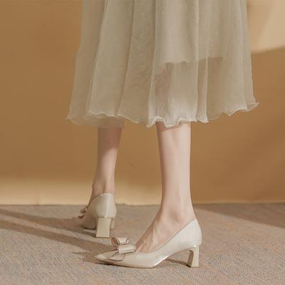 Мода Новые высокие каблуки тонкие с модным темпераментом девушки заостренные нежные с юбкой женские туфли одинарные туфли
