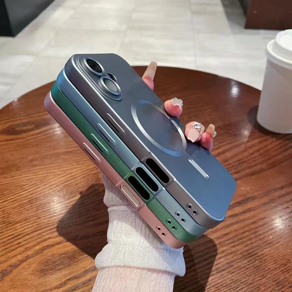 Применимо к iPhone 16E Металлическая краска Магнитный чехол для телефона Ощущение кожи Apple 15pro Полная упаковка Пленка для объектива 14 Защитный чехол