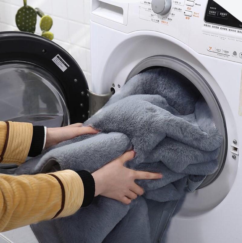 Inyahome Faux Fur Grey Rug for Bedroom Thick Fluffy Rug Non Slip Fuzzy Rabbit Fur Area Rug Shaggy Nursery Indoor Floor Carpet