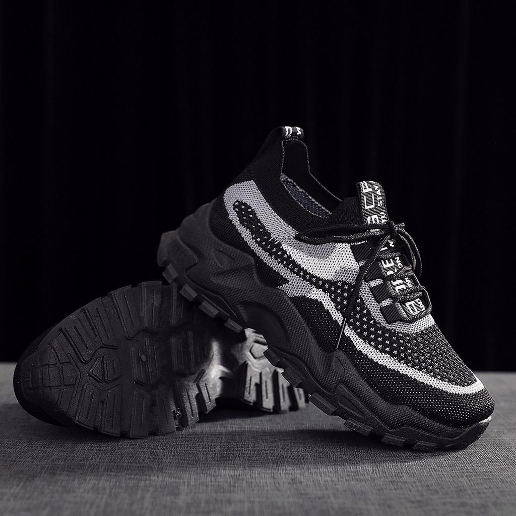 Flying woven mesh casual shoes 2025 summer new breathable student running sneakers ins Korean version of dad women's shoes