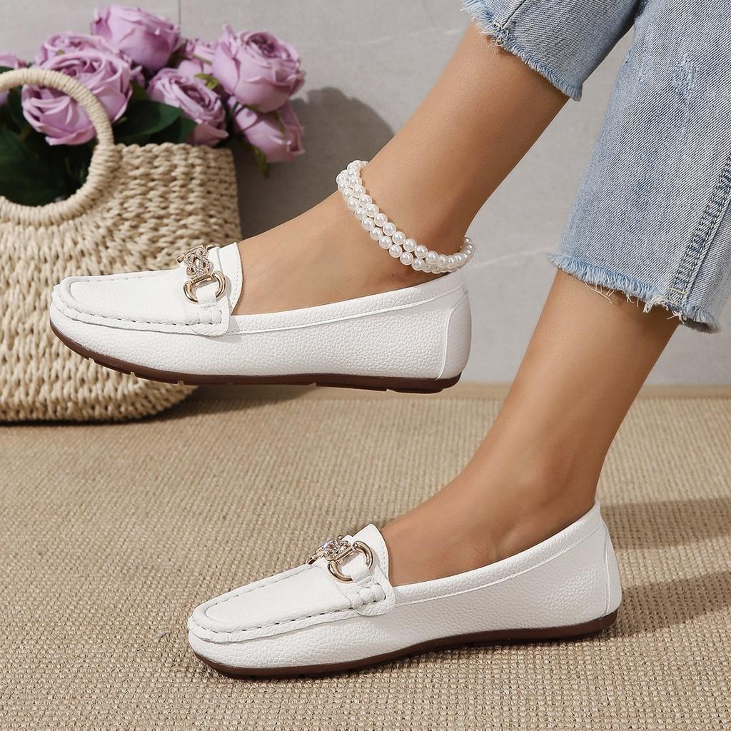 Flat-bottomed Casual Single Shoes, Loafers, Shallow-mouth Doudou Shoes, Women's 2024 New Fashion Metal Chain, Large-size Mother Shoes.