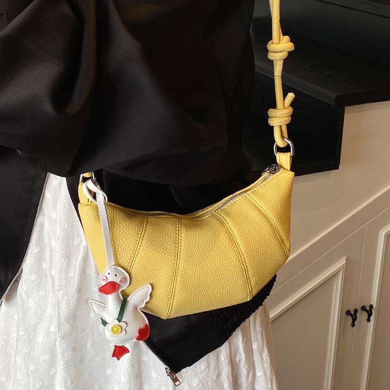 Spring and summer trend niche design simple croissant temperament versatile high-grade texture lychee pattern shoulder crossbody women's bag
