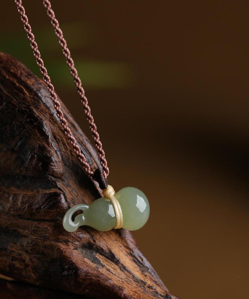 Подвеска-амулет из нефрита Хэтянь, ледяной прозрачности, в форме тыквы, для пар