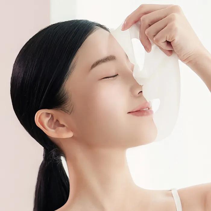 Сияющая эластичная коллагеновая маска-пак _ Wellderma Sapphire Collagen Impact Гидрогелевая прилегающая маска-пак 4 листа