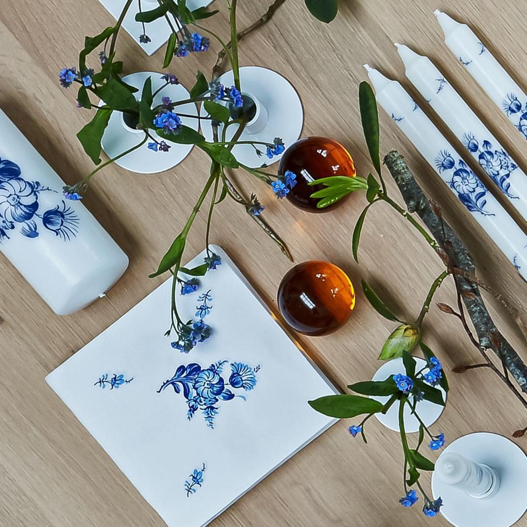 Салфетки бумажные DANA COLOR ROYAL CLASSIC M размер 33x33 см сложены 20 штук размер обеденный Дания подлинный продукт сертификация FSC этикетка Scandinavian Swan