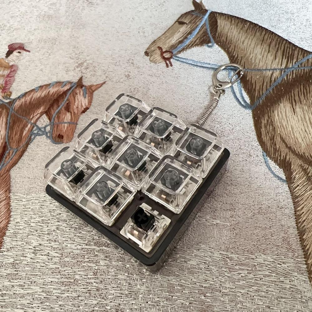 New DIY Keyboard Fidget Keychain Keys Button Relief Stress Clicker Toy Keycap 9Keys Finger Keyboard Cap Adult