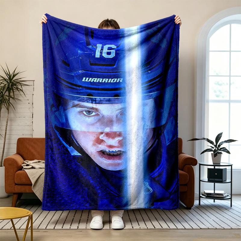 Winnipeg Blue Bombers Soft and comfortable flannel Suitable for sofas living rooms outdoor camping travel and also makes a great anniversary gift