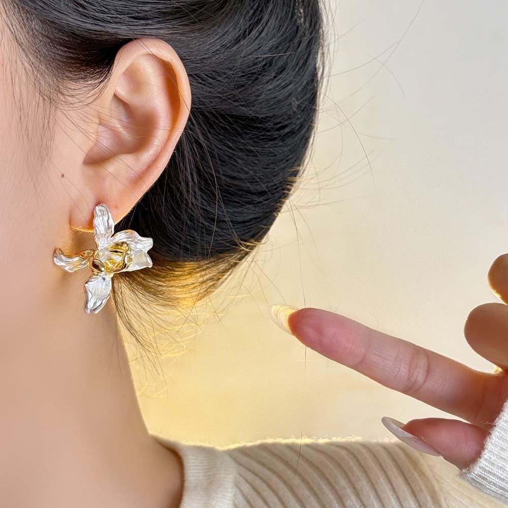 1 pair Luxury Golden and Silver Earrings Temperament Metal Flower Ear Studs Party